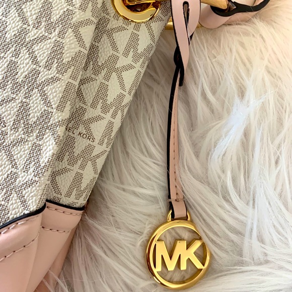 NWT Michael Kors Pink Monogram Crossbody - Picture 4 of 10